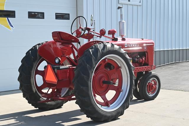 Image of Farmall H equipment image 2