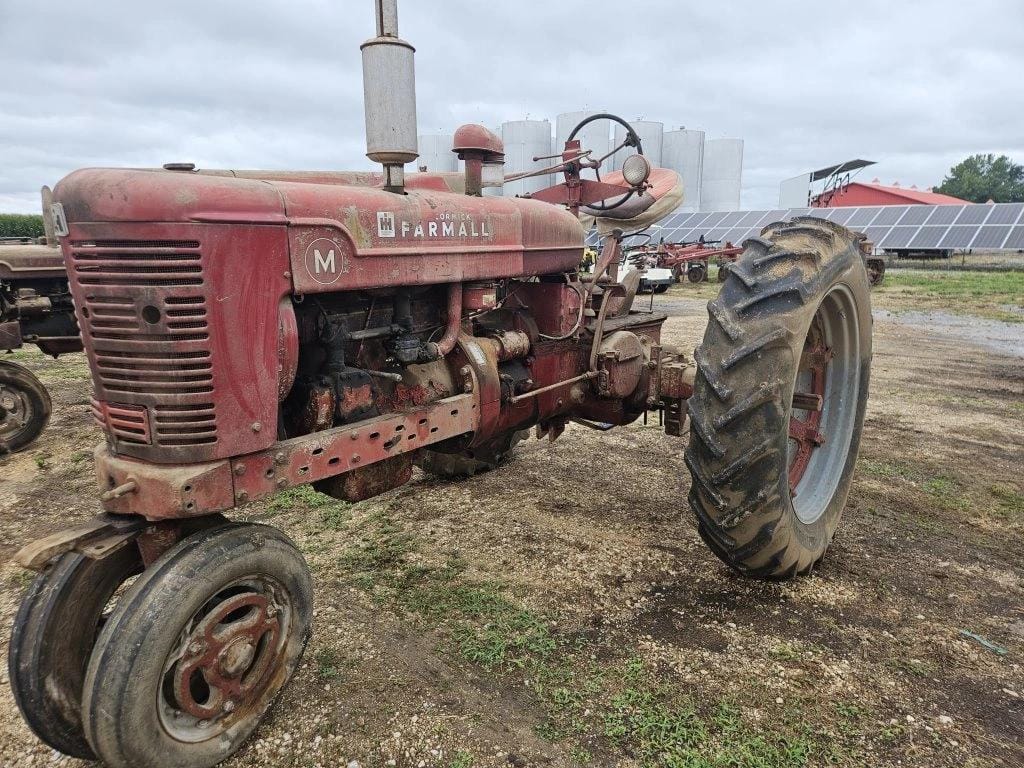 1950 Farmall M Equipment Image0