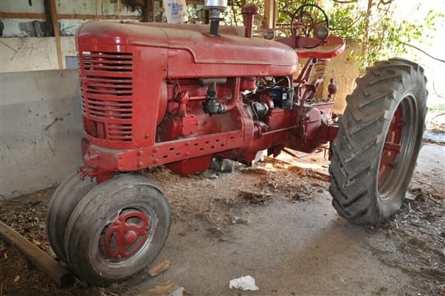 Image of Farmall M equipment image 2