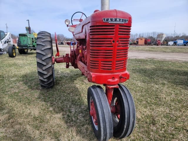 Image of Farmall M equipment image 4