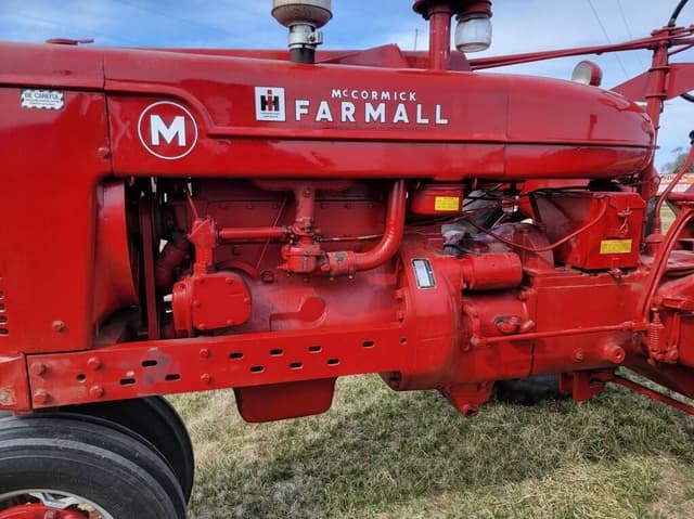 Image of Farmall M equipment image 2