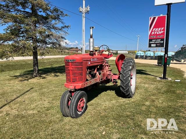 Image of Farmall M equipment image 1