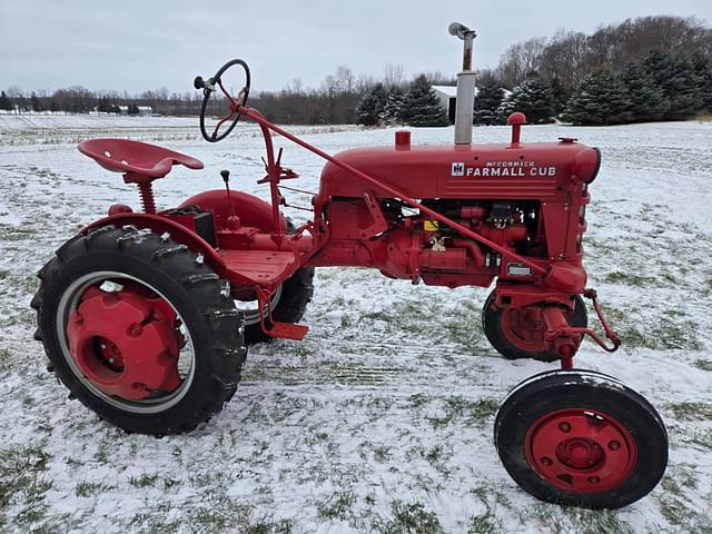 Image of Farmall Cub equipment image 2