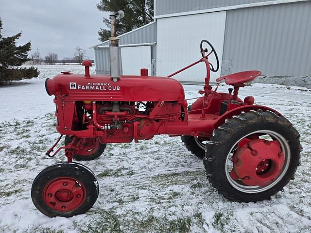 Image of Farmall Cub equipment image 1