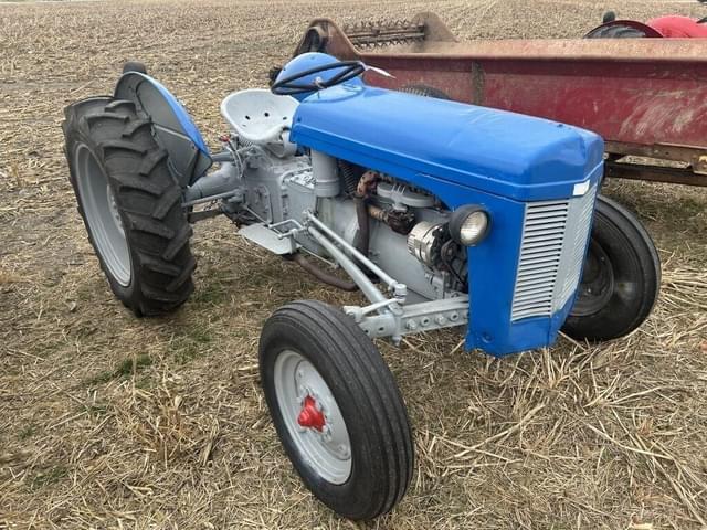 Image of Ferguson TE-20 equipment image 4