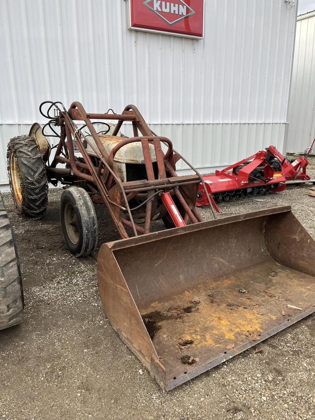 Image of Ford 8N equipment image 1