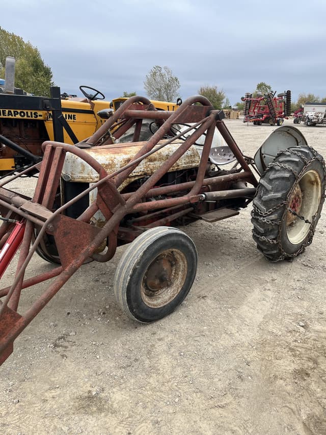 Image of Ford 8N equipment image 1