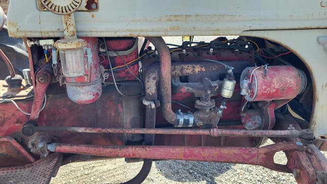 Image of Ford 8N equipment image 2