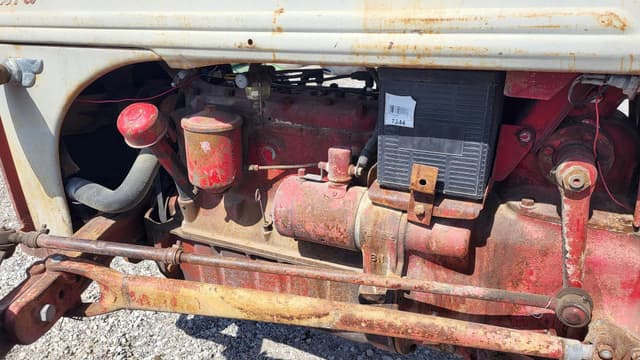 Image of Ford 8N equipment image 3