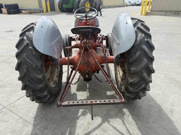 Image of Ford 8N equipment image 3
