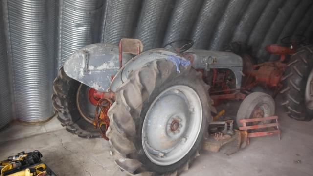 Image of Ford 8N equipment image 3