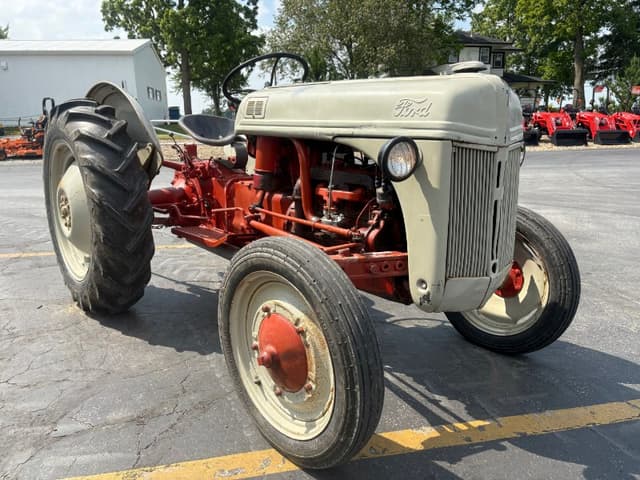 Image of Ford 8N equipment image 2