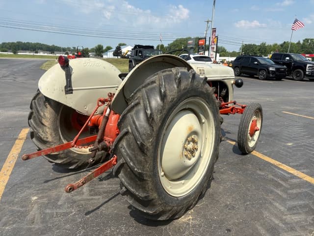 Image of Ford 8N equipment image 4