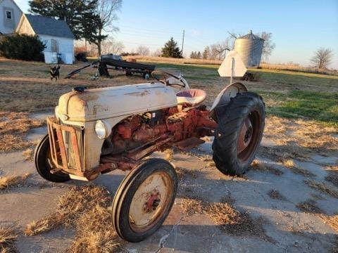 1950 Ford 8N Equipment Image0