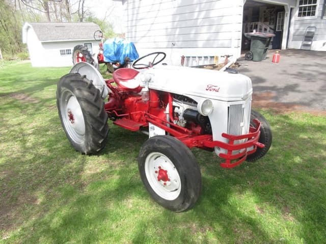 Image of Ford 8N equipment image 3