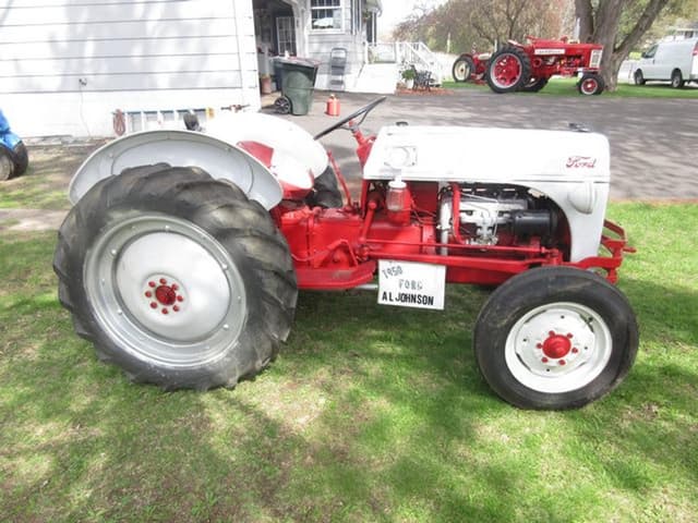 Image of Ford 8N equipment image 4