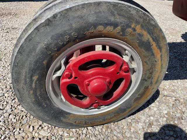 Image of Farmall M equipment image 3