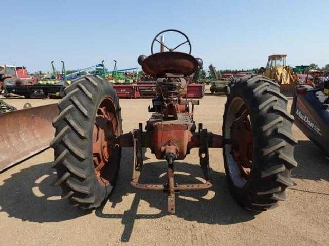 Image of Farmall H equipment image 4