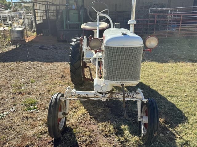 Image of Farmall Cub equipment image 4