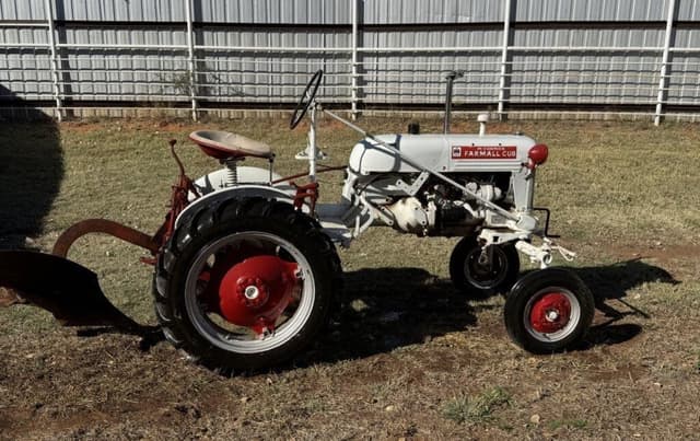 Image of Farmall Cub equipment image 1