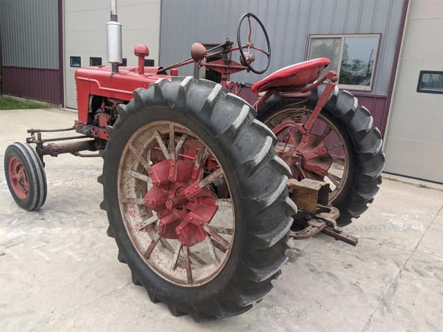 Image of International Harvester H equipment image 2