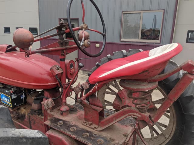 Image of International Harvester H equipment image 3