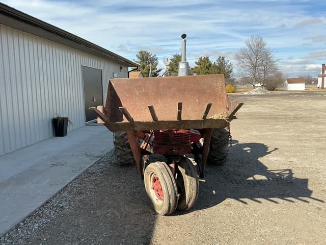Image of Farmall M equipment image 2