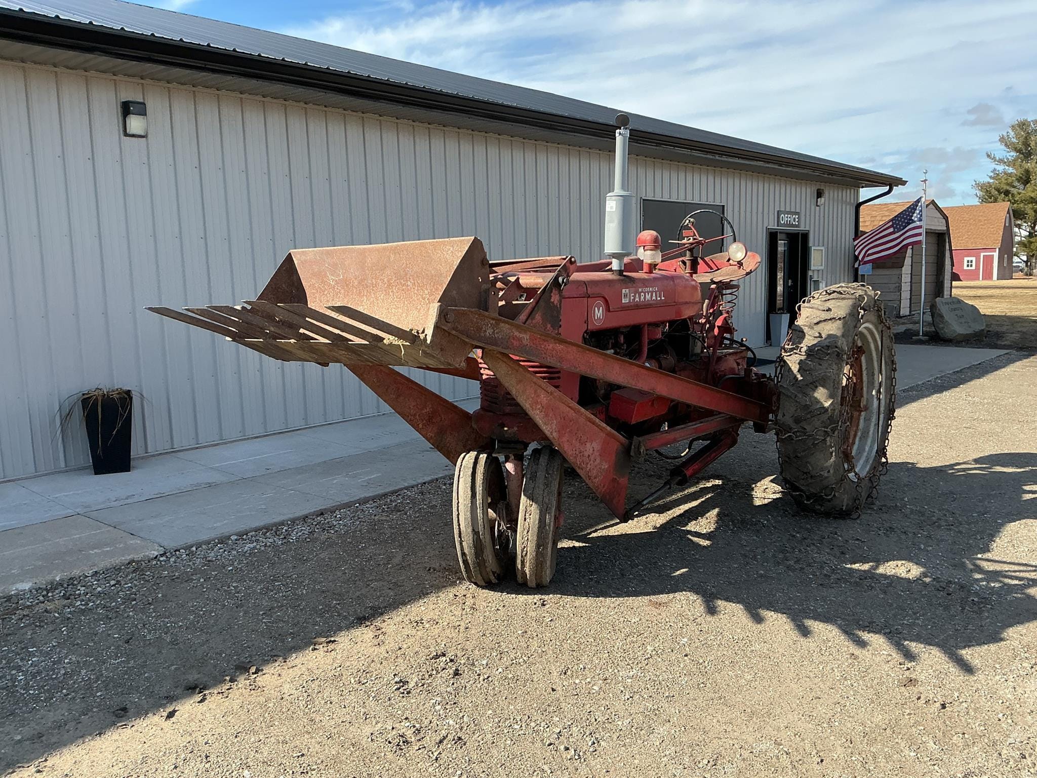 1950 Farmall M Equipment Image0