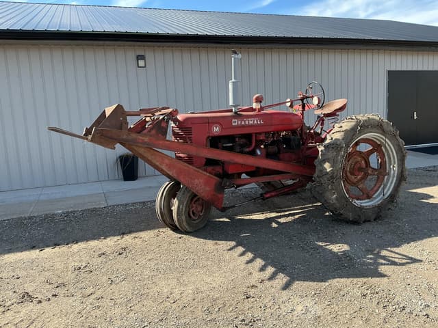 Image of Farmall M equipment image 1