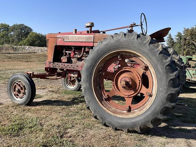 Image of International Harvester M equipment image 2