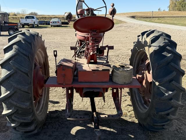 Image of Farmall M equipment image 2
