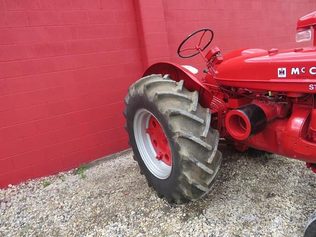 Image of International Harvester Super W-4 equipment image 3