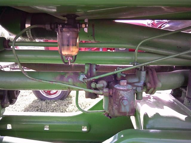 Image of John Deere B equipment image 4