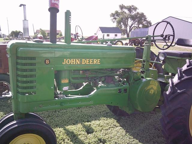 Image of John Deere B equipment image 1