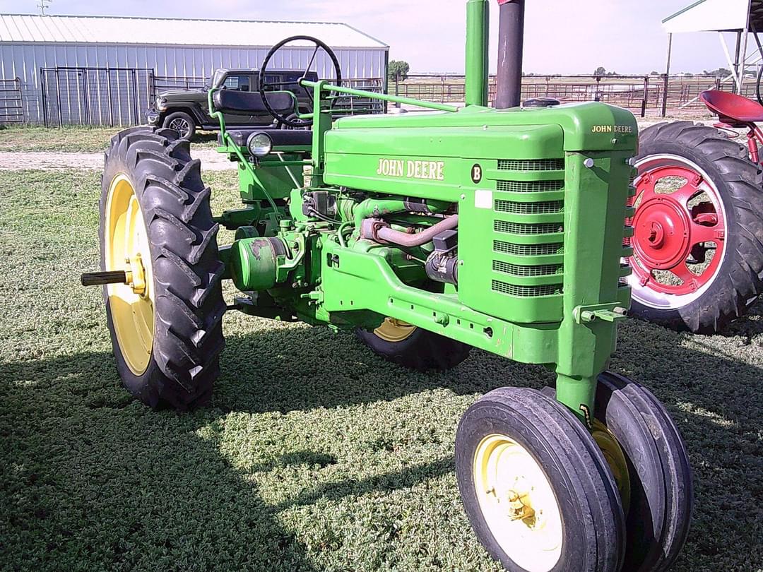 Image of John Deere B Primary image