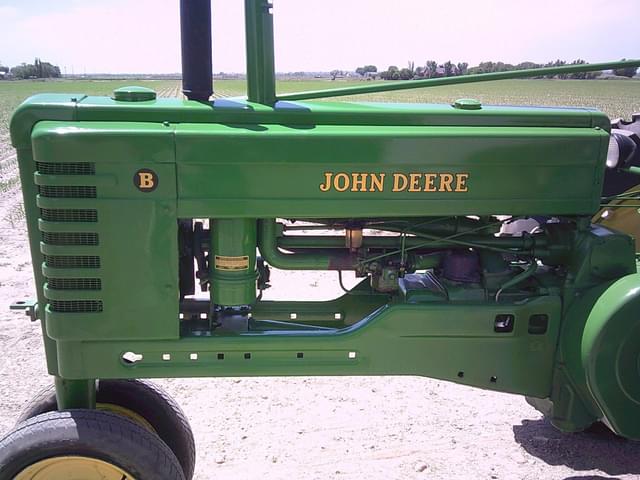 Image of John Deere B equipment image 1
