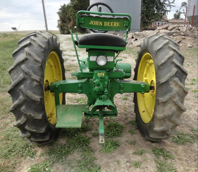 Image of John Deere B equipment image 4