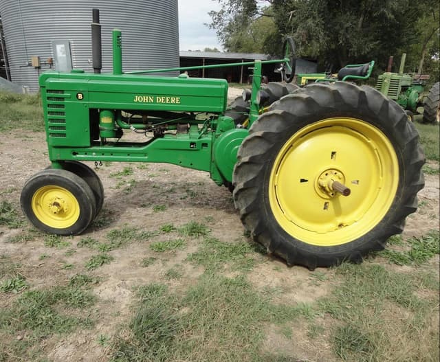 Image of John Deere B equipment image 2