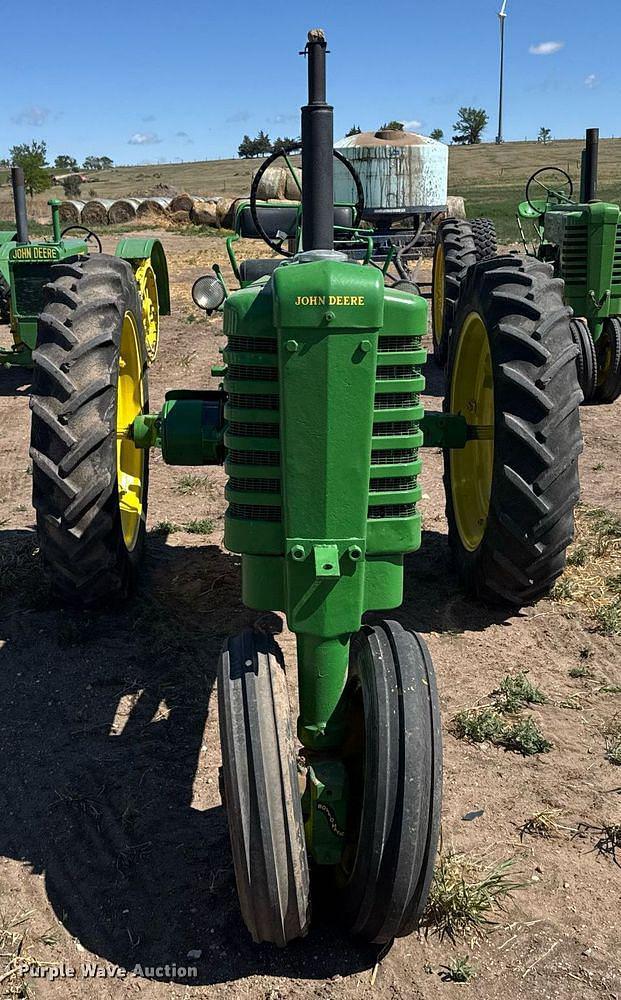 Image of John Deere B equipment image 1