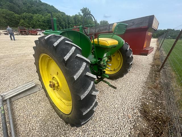Image of John Deere B equipment image 2