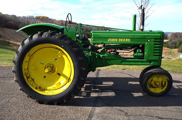 Image of John Deere B equipment image 1