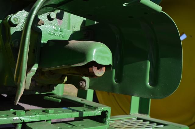 Image of John Deere B equipment image 4