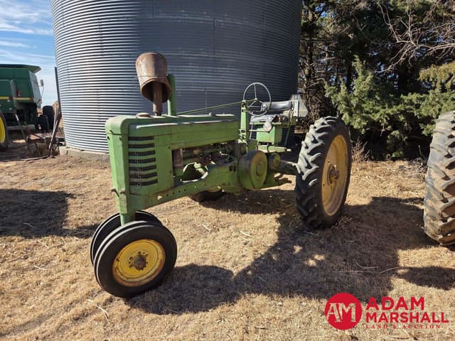 Image of John Deere B equipment image 1