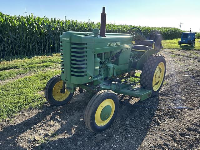 Image of John Deere M equipment image 1