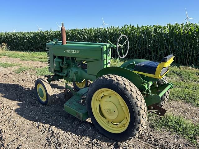 Image of John Deere M equipment image 2