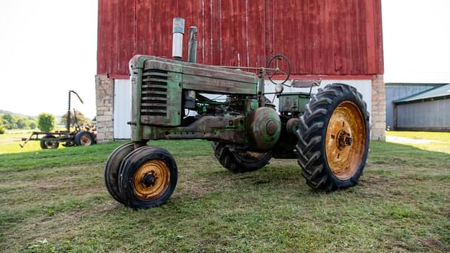 Image of John Deere A equipment image 1