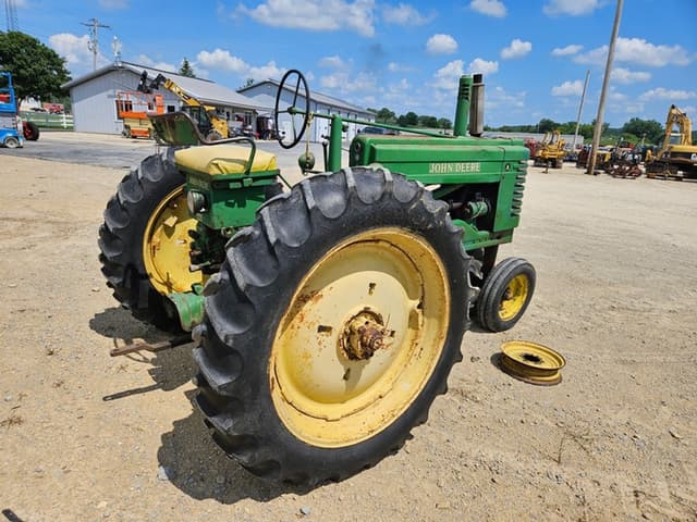 Image of John Deere A equipment image 4