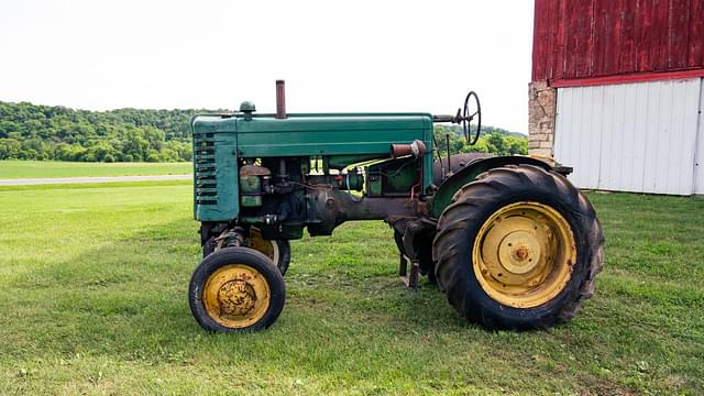 Image of John Deere M equipment image 3