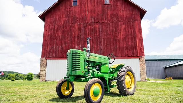 Image of John Deere M equipment image 2