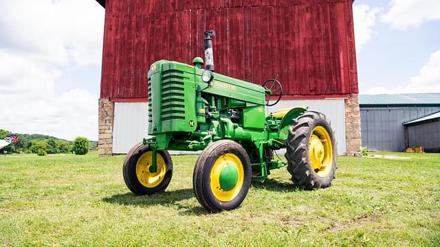 Image of John Deere M equipment image 1